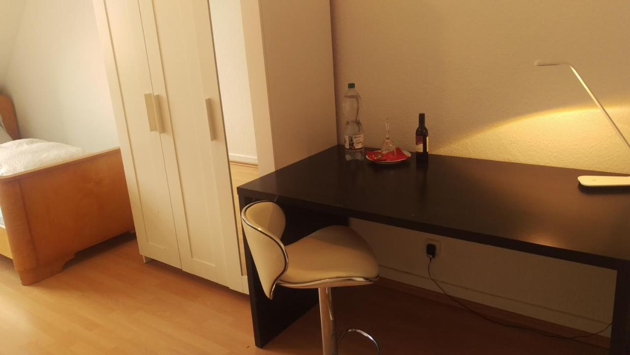 Nice Private Room In Shared Apartment - 2Er Wg Wiesbaden Exterior foto