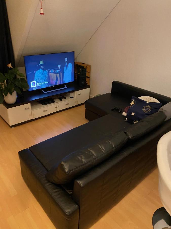 Nice Private Room In Shared Apartment - 2Er Wg Wiesbaden Exterior foto